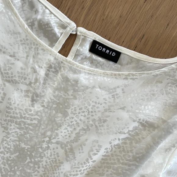 Torrid top - Picture 3 of 4
